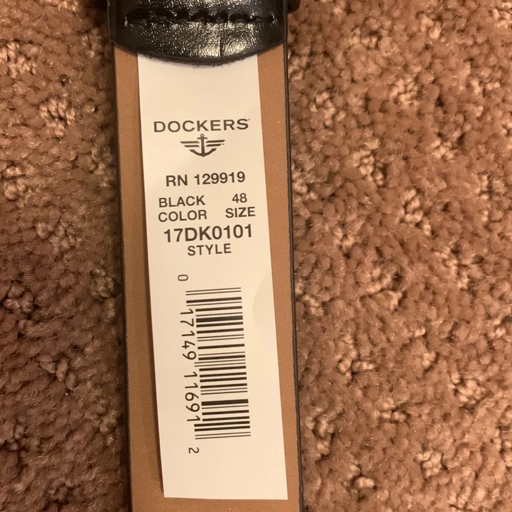 Dockers sz 48 black imitation leather belt